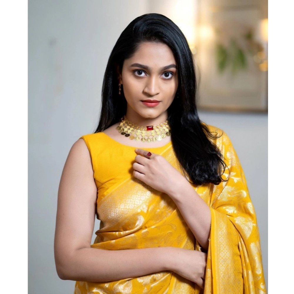 Women's Silk Printed Saree With Unstitched Blouse 5.5Mtr (Yellow) - Image 2