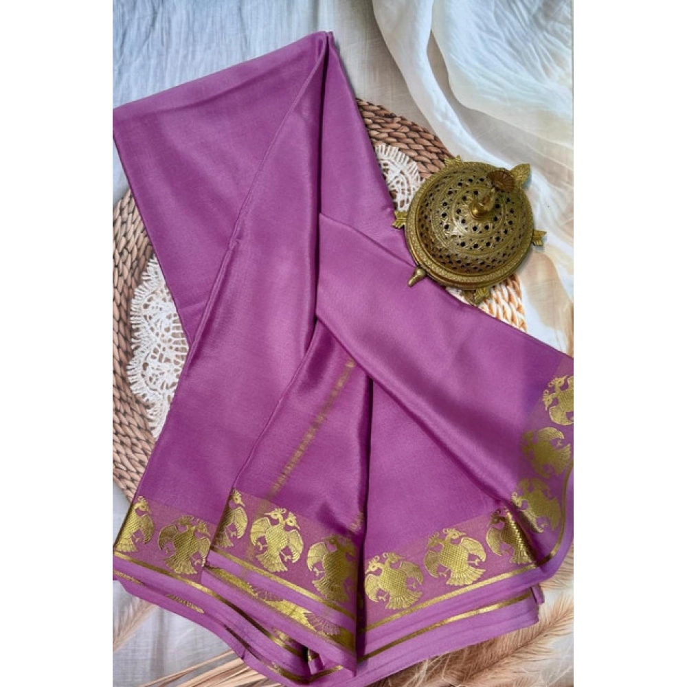 Women's Crepe Chit Pallu Solid Saree With Unstitched Blouse 5.5Mtr (Pink) - Image 2