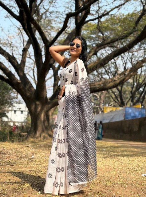 Women's Linen Floral Printed Saree With Unstitched Blouse - 5.5 Mtr (White) - Image 3